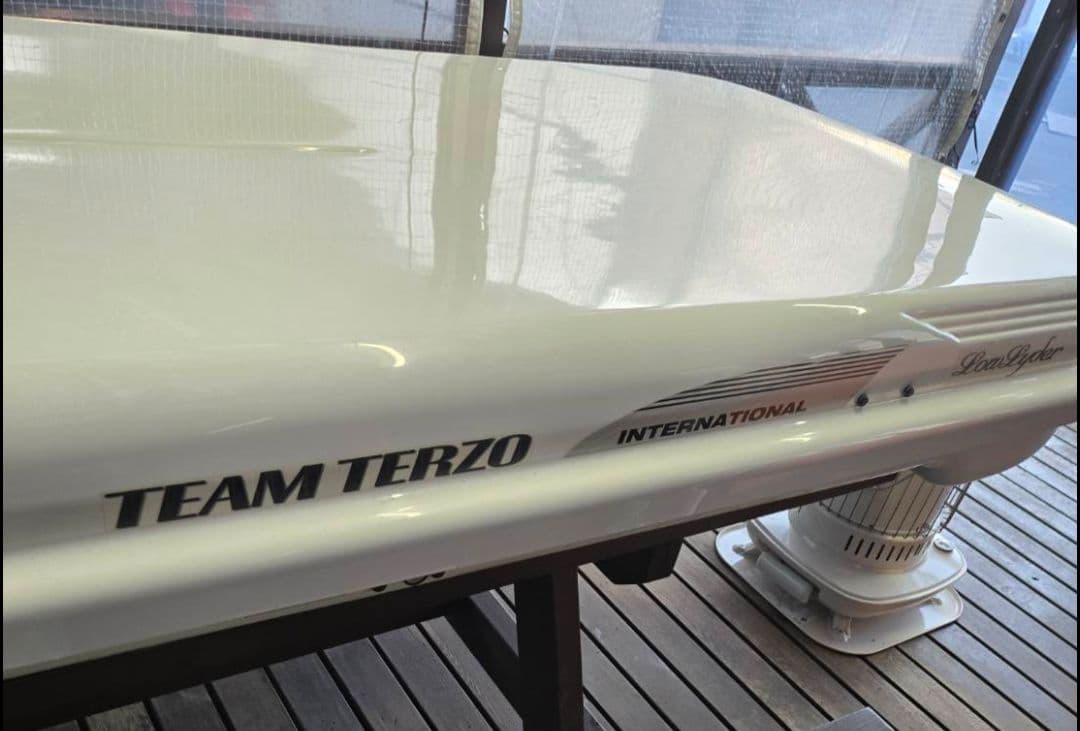 TERZO ホワイト ルーフボックス(鍵なし)