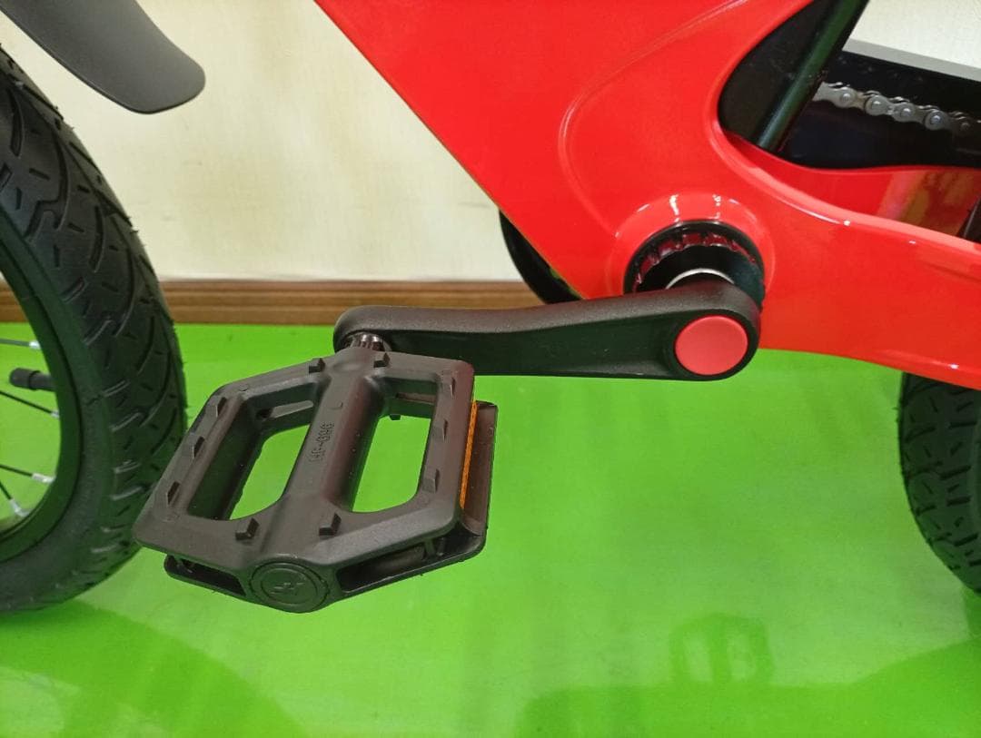 値下げ中【新品未使用】子供自転車 16インチ ペダル脱着仕様 RED