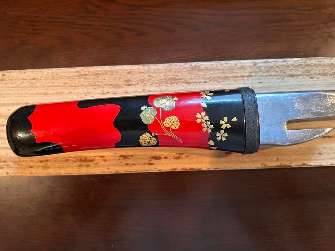 兜割　鉢割　拵え付き　桐箱付き　刀