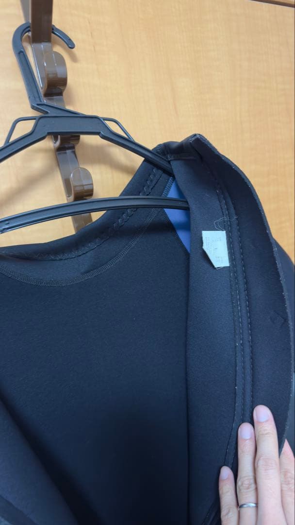 Whitetip ブラック ショートスリーブ ウェットスーツ