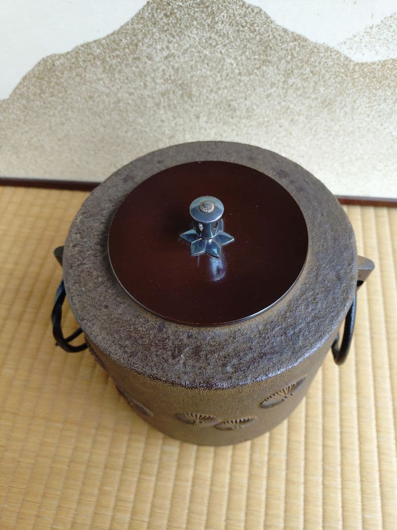 [木村一無作]筒釜唐松紋風炉釜銀滴