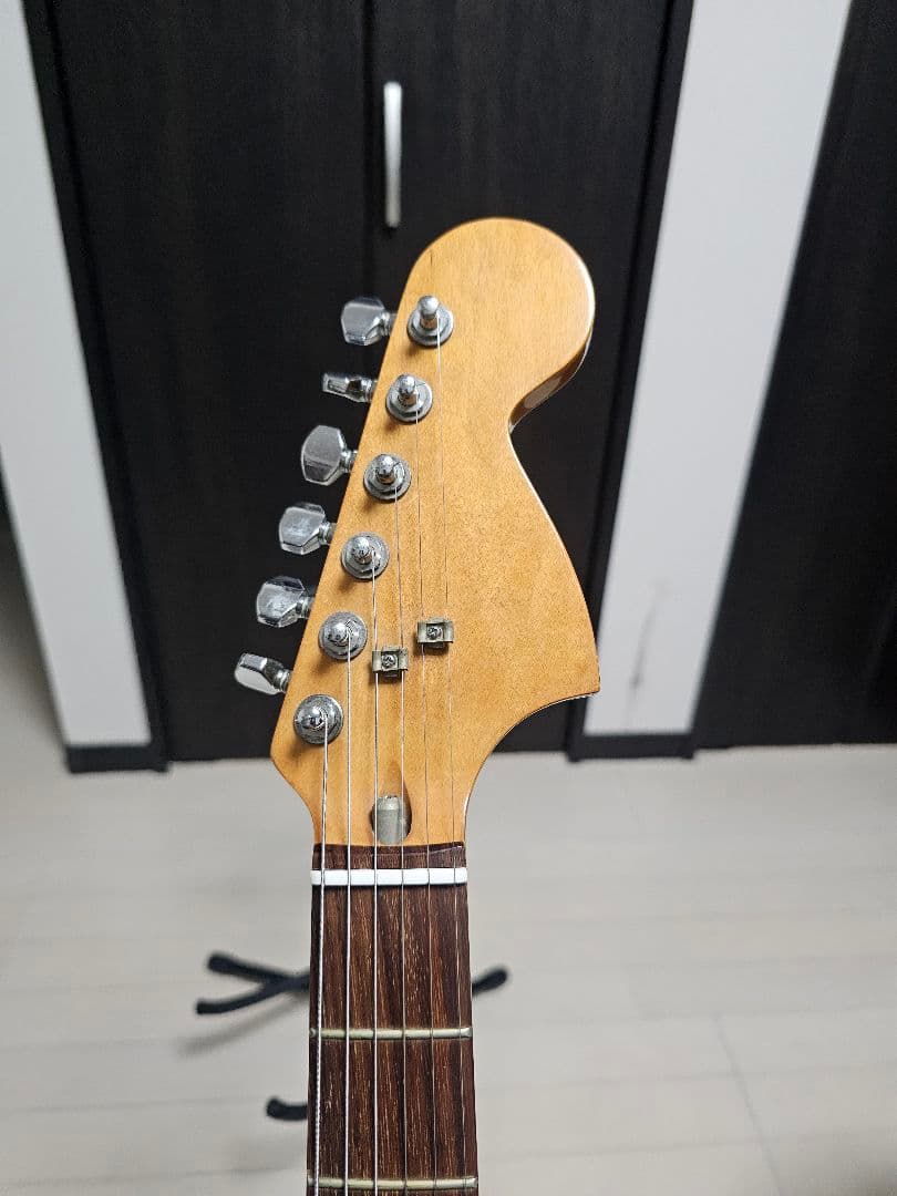 ストラトタイプ　ハードレリック仕様　コンポーネントギター