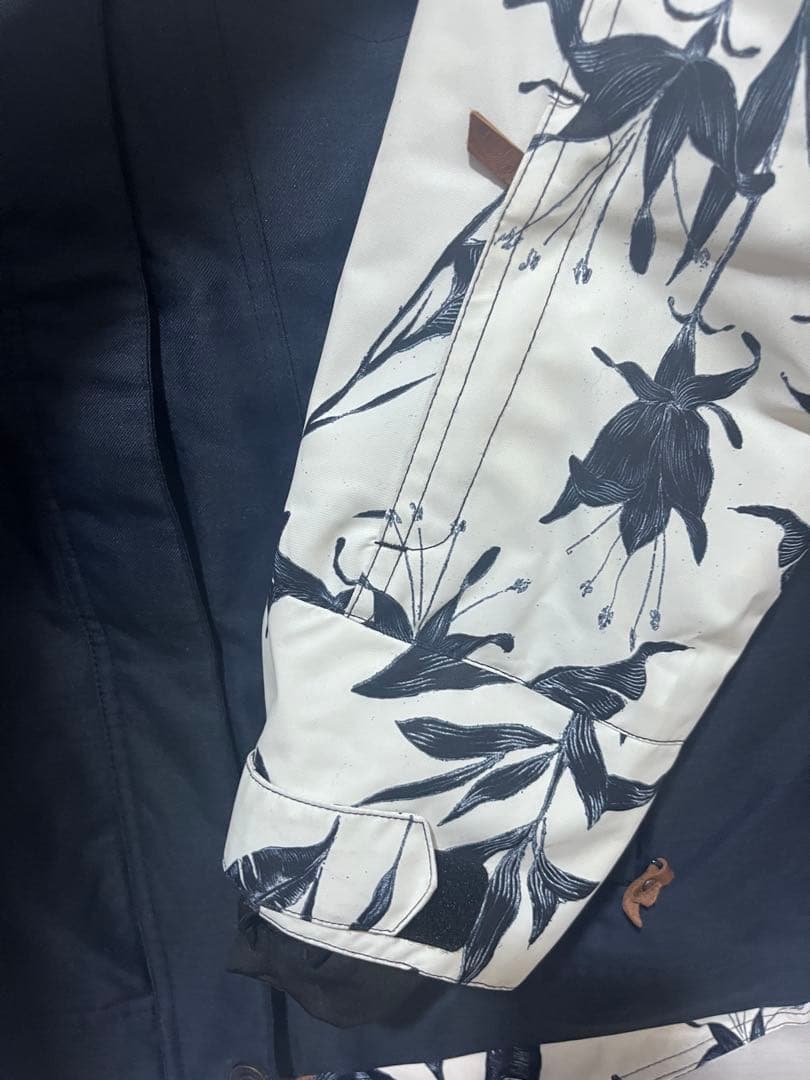 新品未使用 ROXY DRYFLIGHT 19K スノーボードウェア 着画あり