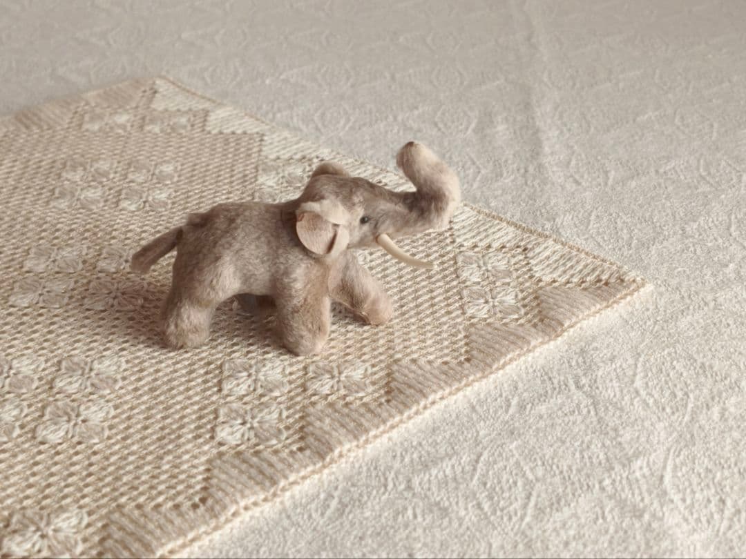 * vintage elephant ❀ * もふもふ 小さな 象さん