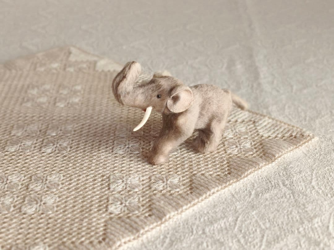 * vintage elephant ❀ * もふもふ 小さな 象さん