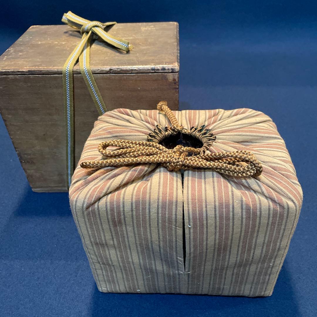 茶道具　茶箱「利休茶箱」※『波千鳥の蒔絵』に※『茶杓は舟の櫓』