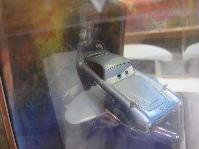 サブマリン フィン・マックミサイル カーズ マテル 007 アストンマーティン