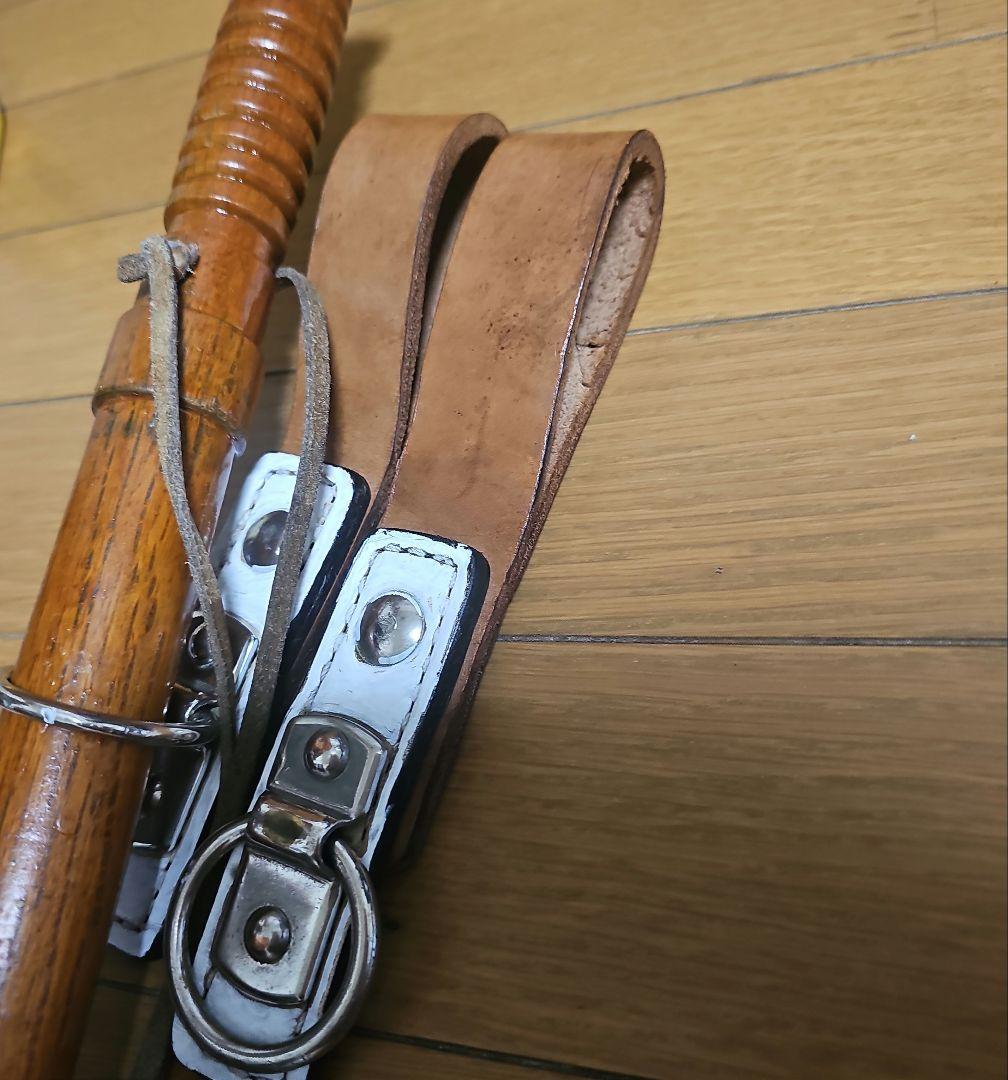 【掘り出し物】樫製日本官給警防革紐付き ×１ 【掘り出し物】革製警防吊り×2