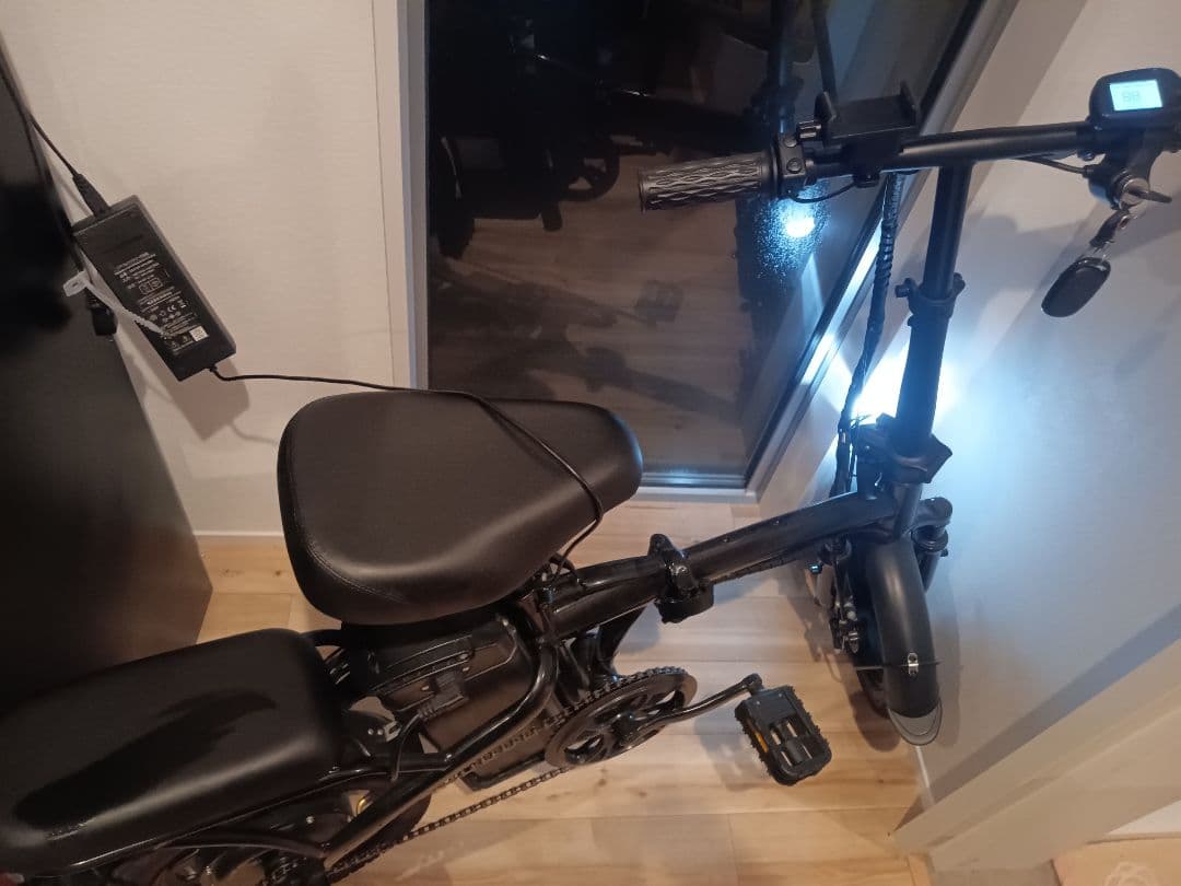 大人気の電動折り畳みアシスト自転車 ブラック