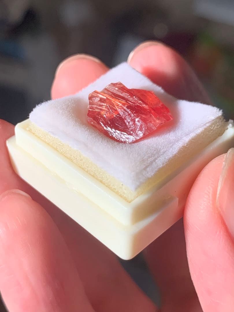 国産鉱物　ロードクロサイト北海道 稲倉石鉱山 菱マンガン鉱　インカローズ　翡翠