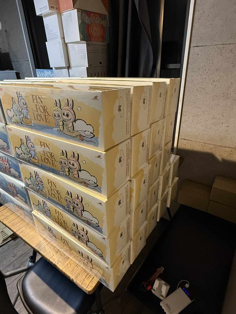 The Monster Pin For Love シリーズ (A-M,N-Z )