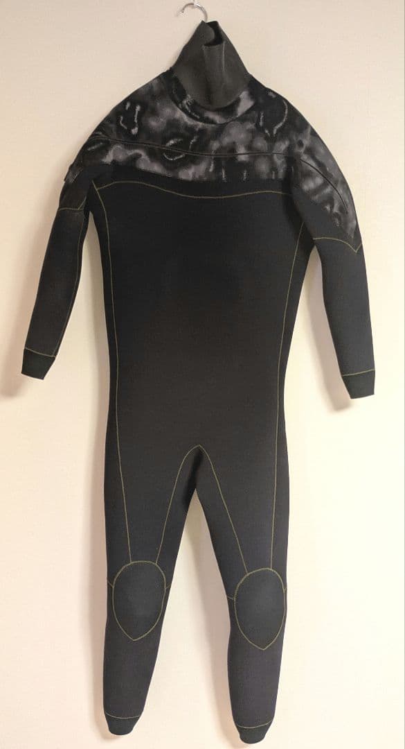 4ミリフルジャージセミドライスーツ 膝パッド付き