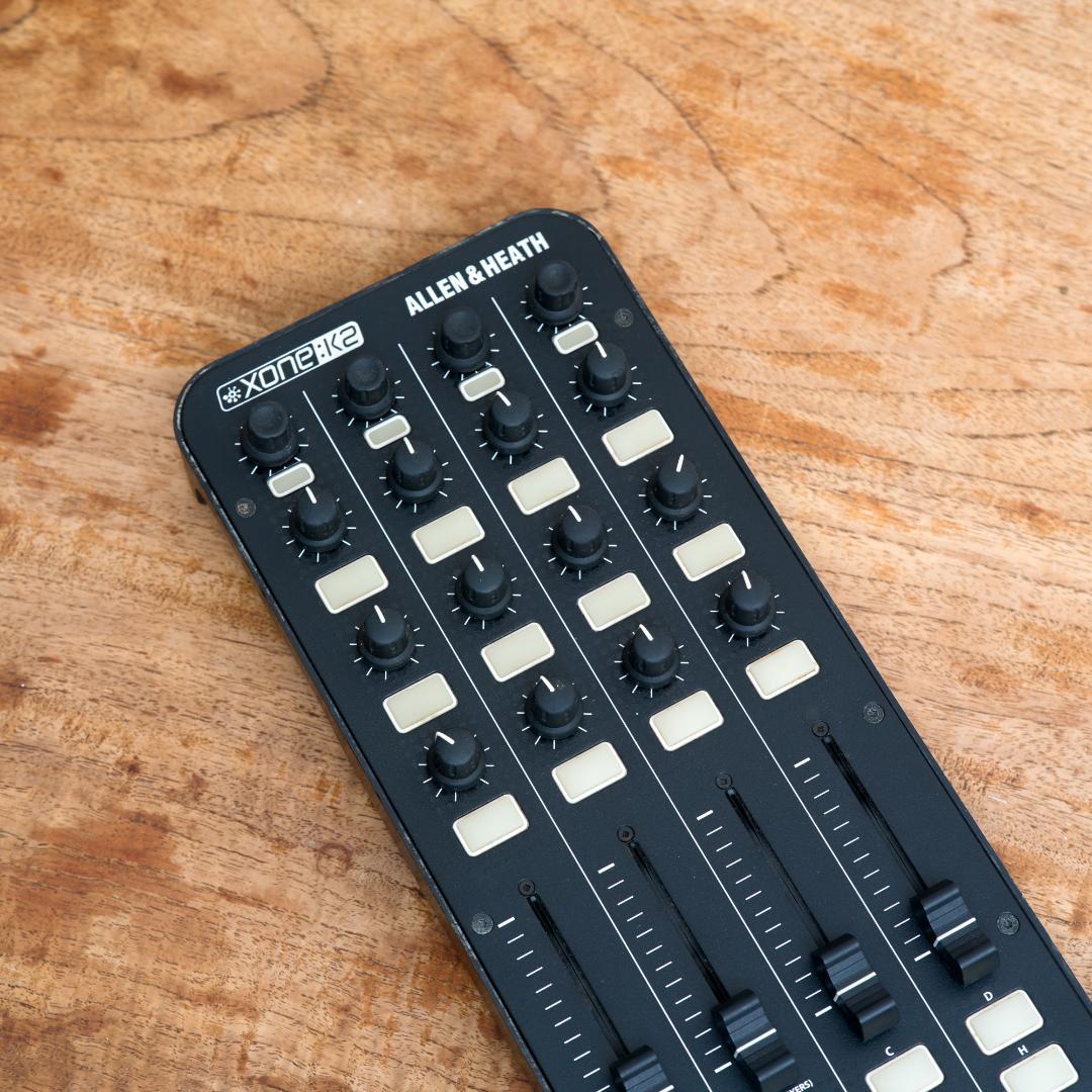 ALLEN & HEATH DJコントローラー XONE K2
