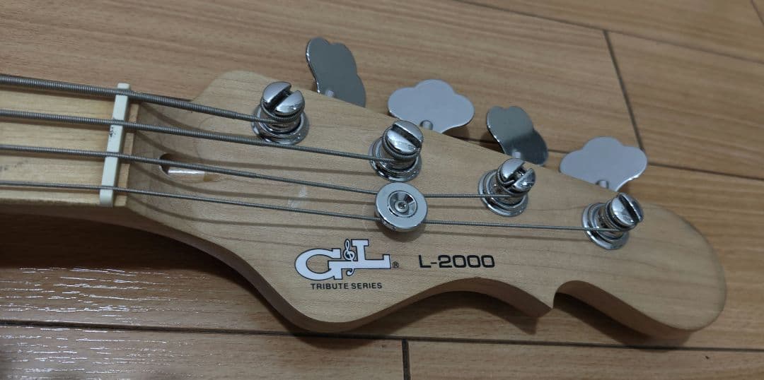 G&L L-2000 Tribute Series エレキベース