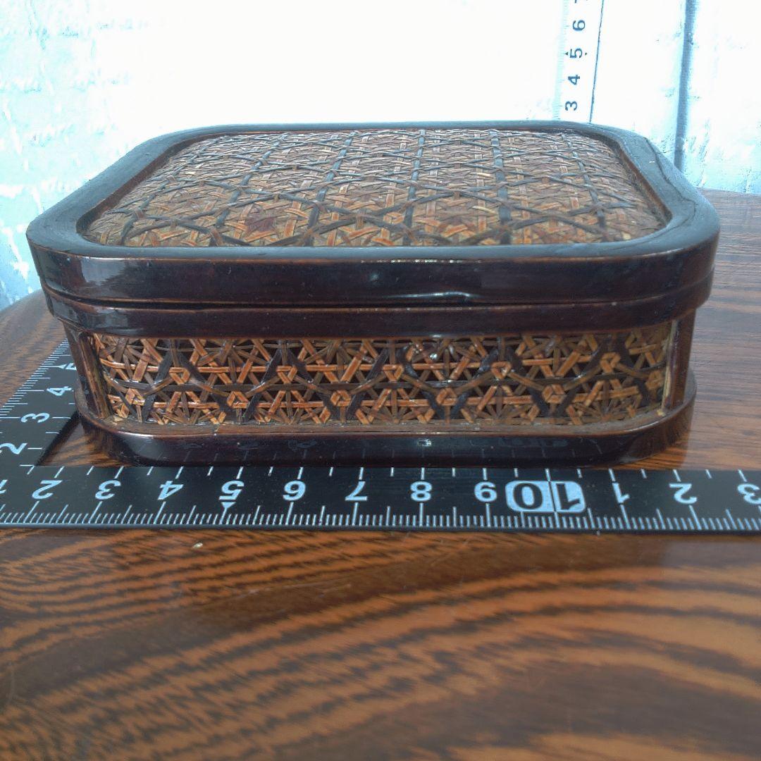 骨董６幾何学模様の木製小物入れ