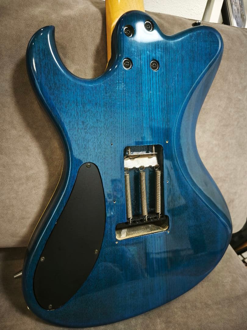 【Bacchus】エレキギター　ビザール　ストラト【BDT-98】