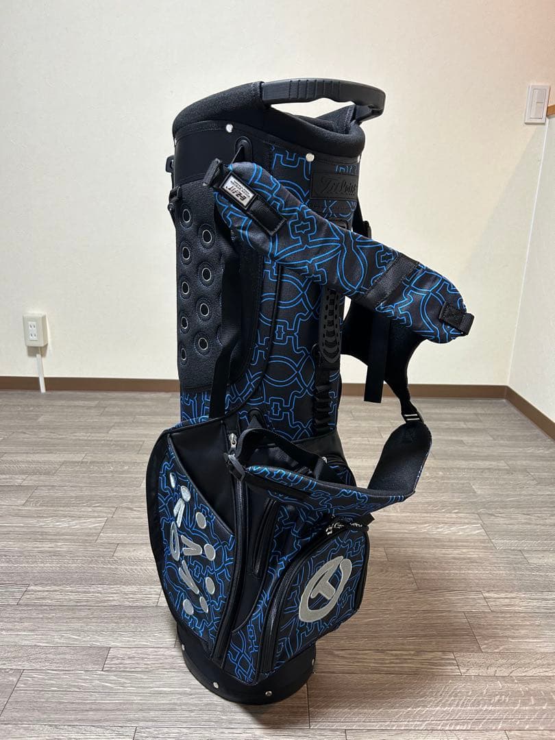 スタンド式キャディバック　人気のブルーラメライン！スタイリッシュなフォルムが魅力