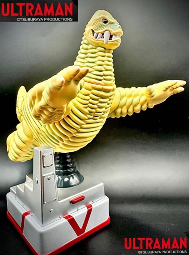 デパートの屋上にいたレッドキング　ソフビ