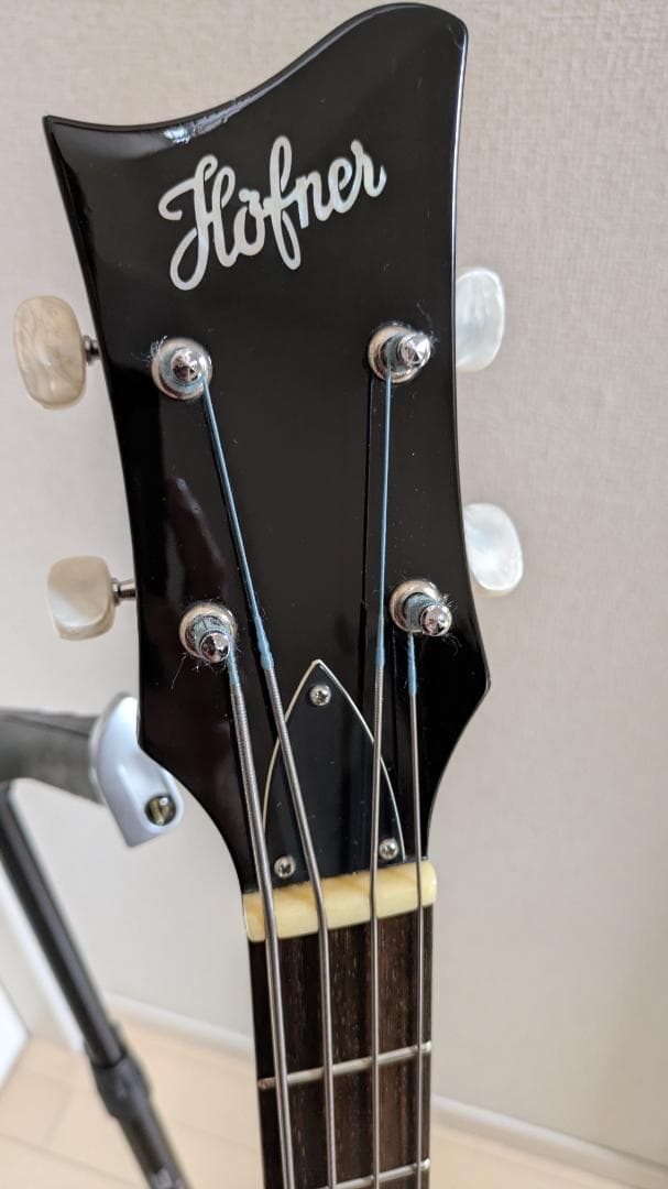 Hofner Ignition club SB ナットノブ交換済