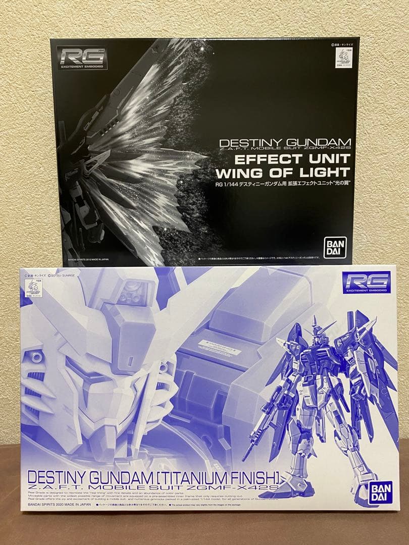 ＲＧ 1/144 デスティニーガンダム［チタニウムフィニッシュ］光の翼付き