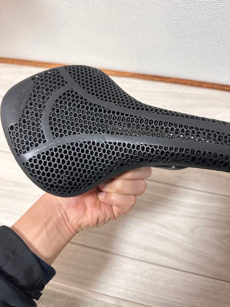 Fizik Vento Antares R1 Adaptive3Dサドルカーボン