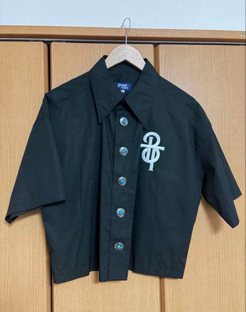 BECOME TREE CROPPED SHIRTS ビカムツリー　黒