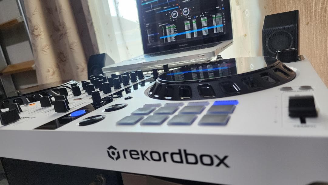 Pioneer DDJ-FLX6-W DJコントローラー