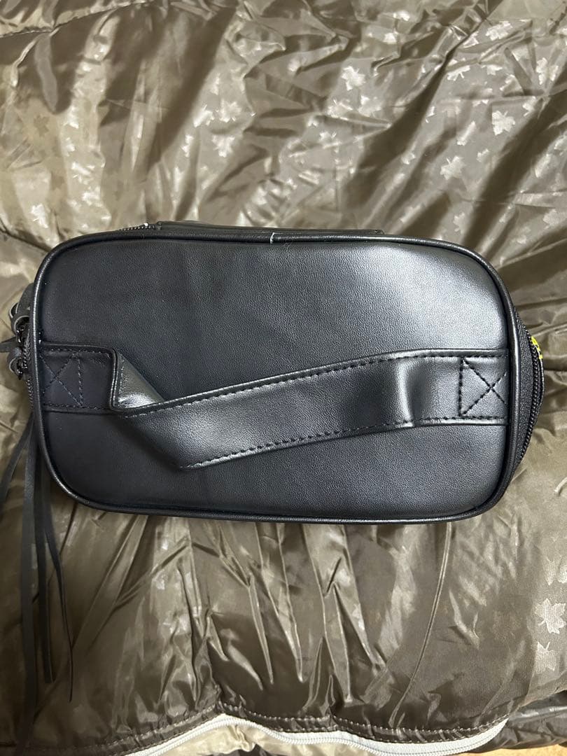 ayumi hamasaki グラフィティポーチ