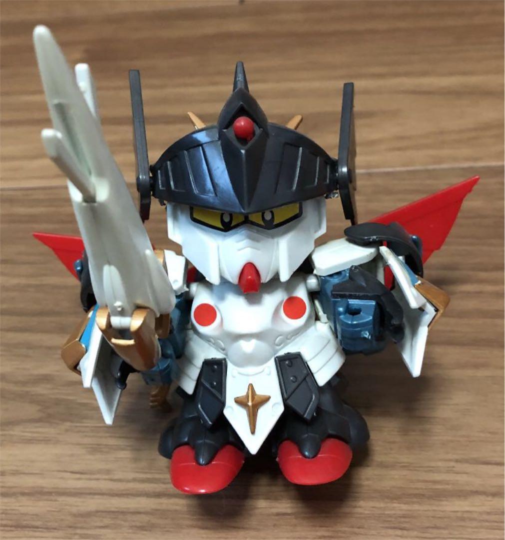 元祖SDガンダム　プラモデル　バーサルナイトガンダム　完成品