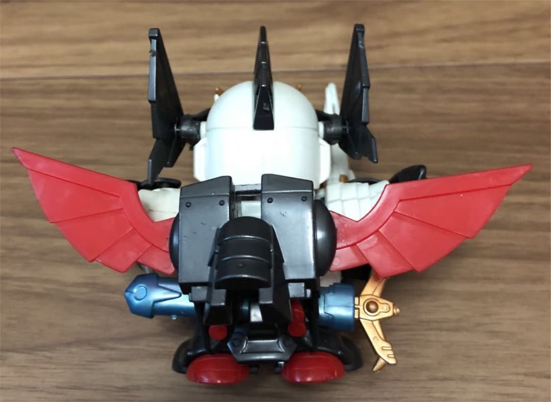 元祖SDガンダム　プラモデル　バーサルナイトガンダム　完成品