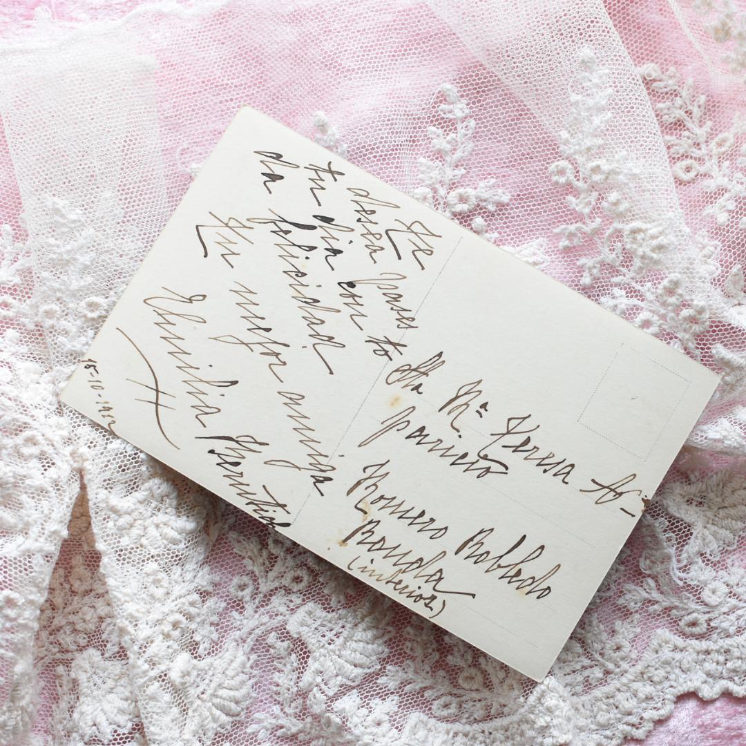 *アンティークポストカード　美しい少女とお人形　1912年*