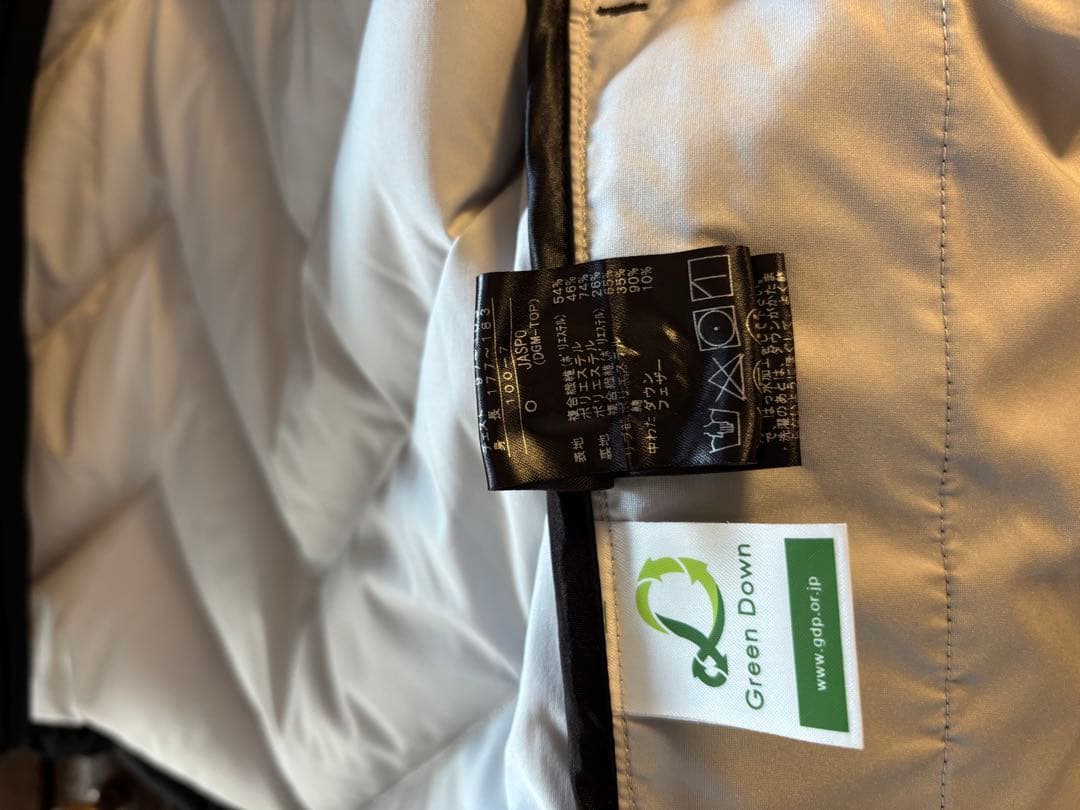 デサントゴルフ　ミックスストレッチ切り替えグリーンダウンジャケット