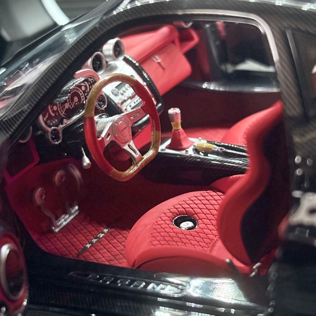 1/18 Almost Real パガーニ ゾンダ F 2005