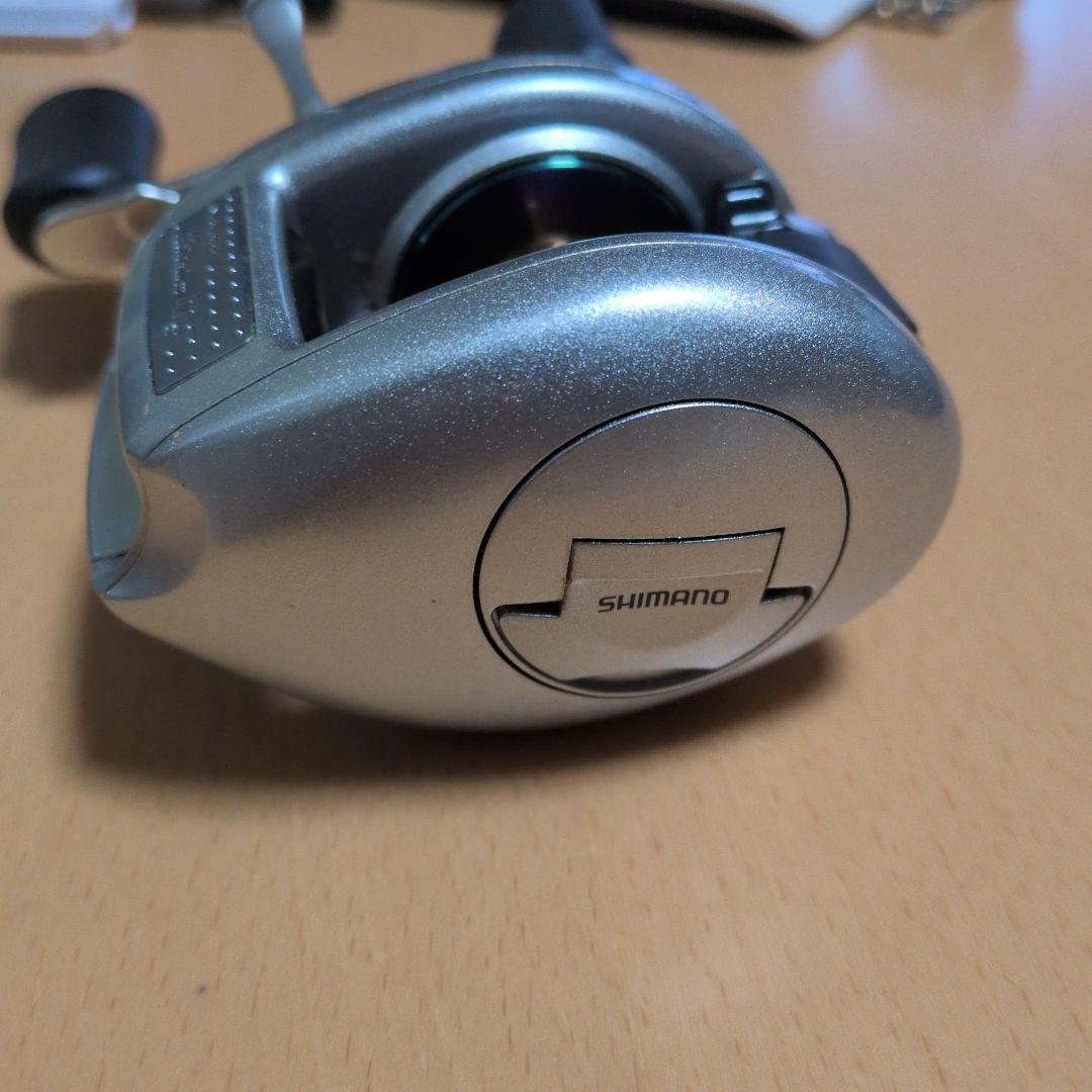 スコーピオン メタニウムMg ベイトリール右巻き