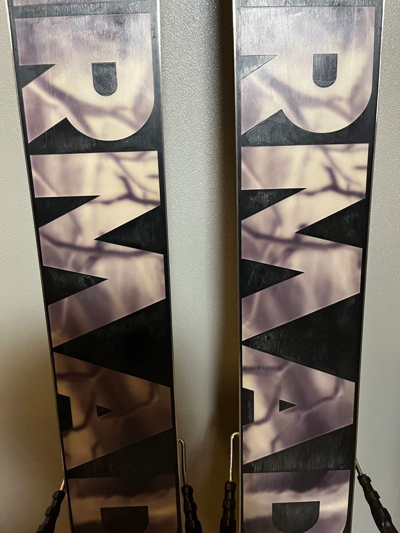 スキー　Armada magicJ 180cm