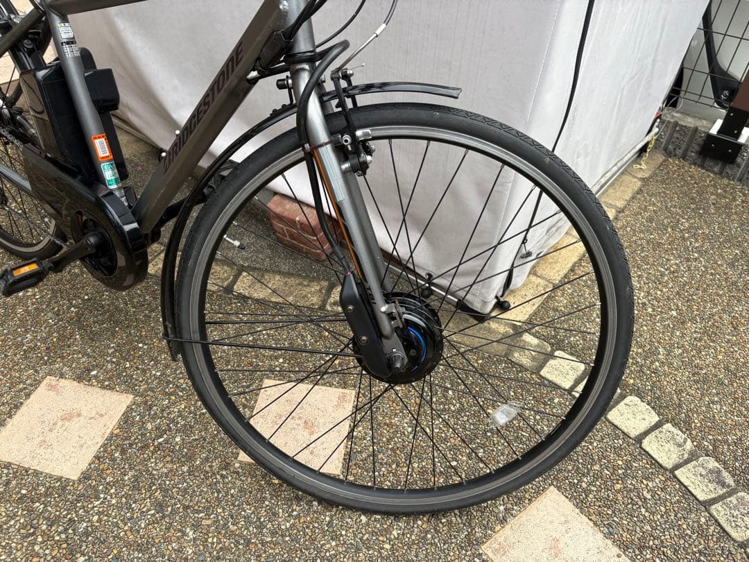 ブリヂストン 電動アシスト自転車 スポーツタイプ シルバー TB1e(大阪)