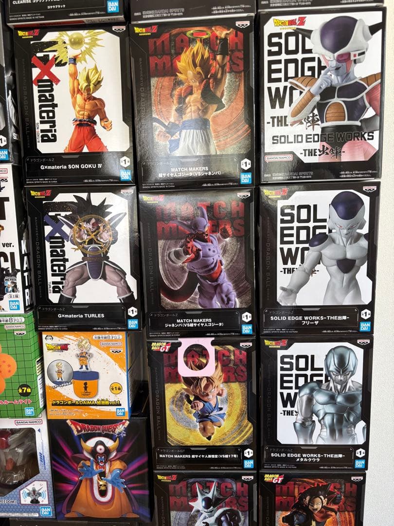 【新品未開封】　フィギュア77体まとめ売り　ワンピース　ドラゴンボール　その他