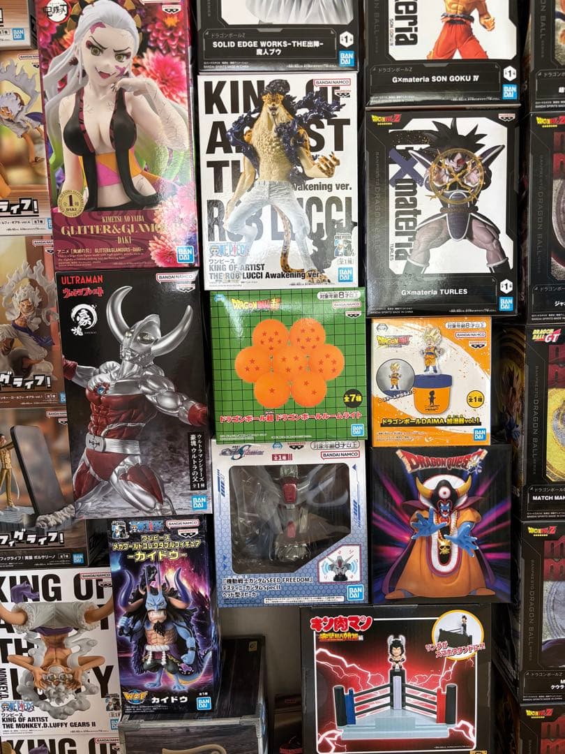 【新品未開封】　フィギュア77体まとめ売り　ワンピース　ドラゴンボール　その他