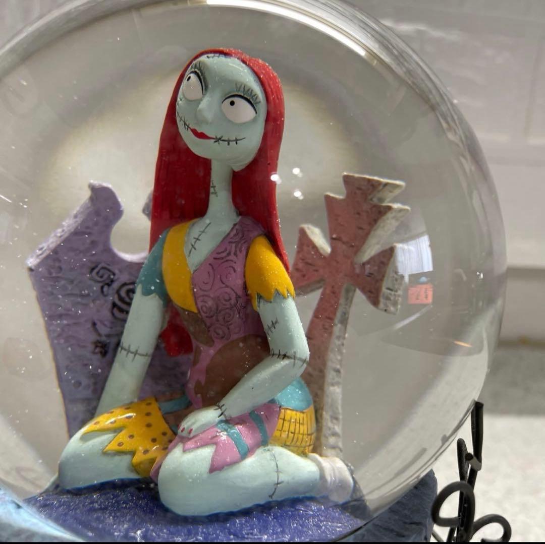 ディズニー ナイトメアービフォアクリスマス スノードーム サリー