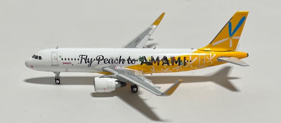 航空機・ヘリコプター Peach A320 JA08VA Fly Peachto Amami