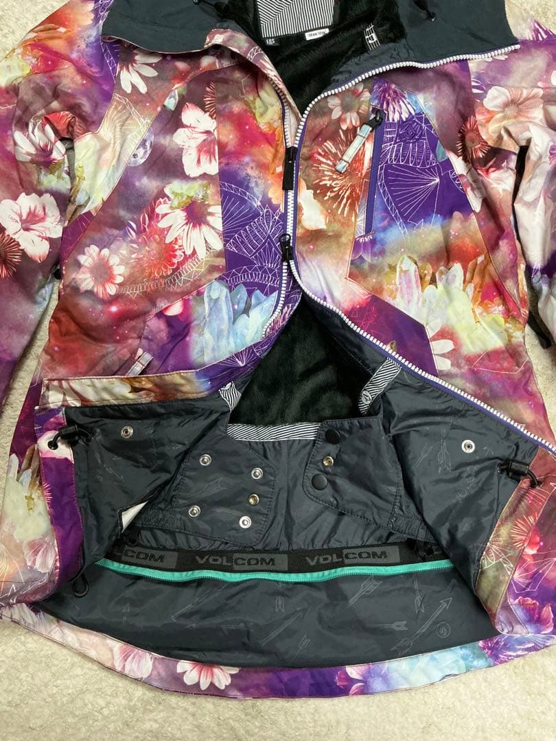 【美品】✨VOLCOM　スノーボードウェア　ジャケット　花柄　レディース　S
