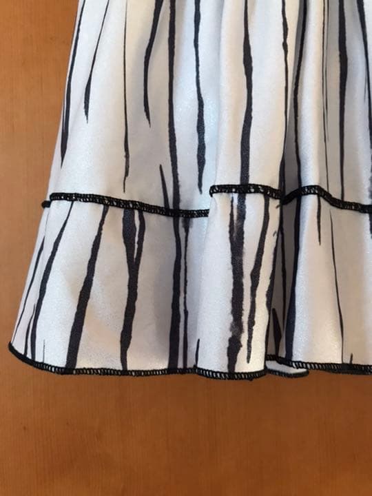 ラッキーインラブ　テニスウェア　白黒スコート　US-Sサイズ　新品