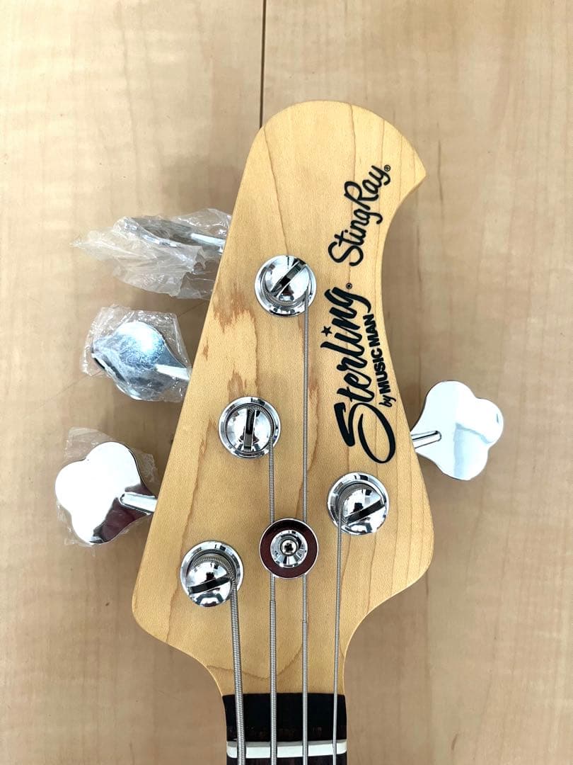 ベース Sterling by MUSIC MAN Sting Ray