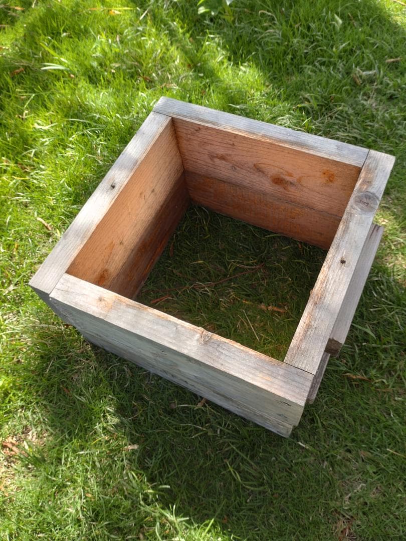 日本蜜蜂重箱式巣箱（自然入居＆営巣実績有・中古）6段・すのこ/底板/蓋/蜜蝋つき