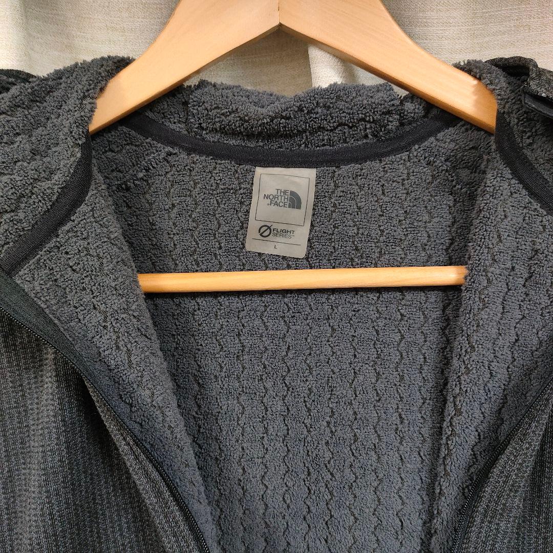 ノースフェイス フライウェイトバーサフーディ L グレー NL71972