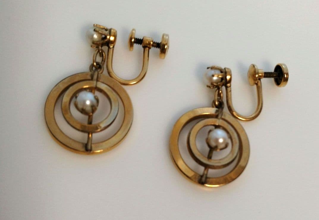 チロルヴィンテージ　イヤリング　パール風