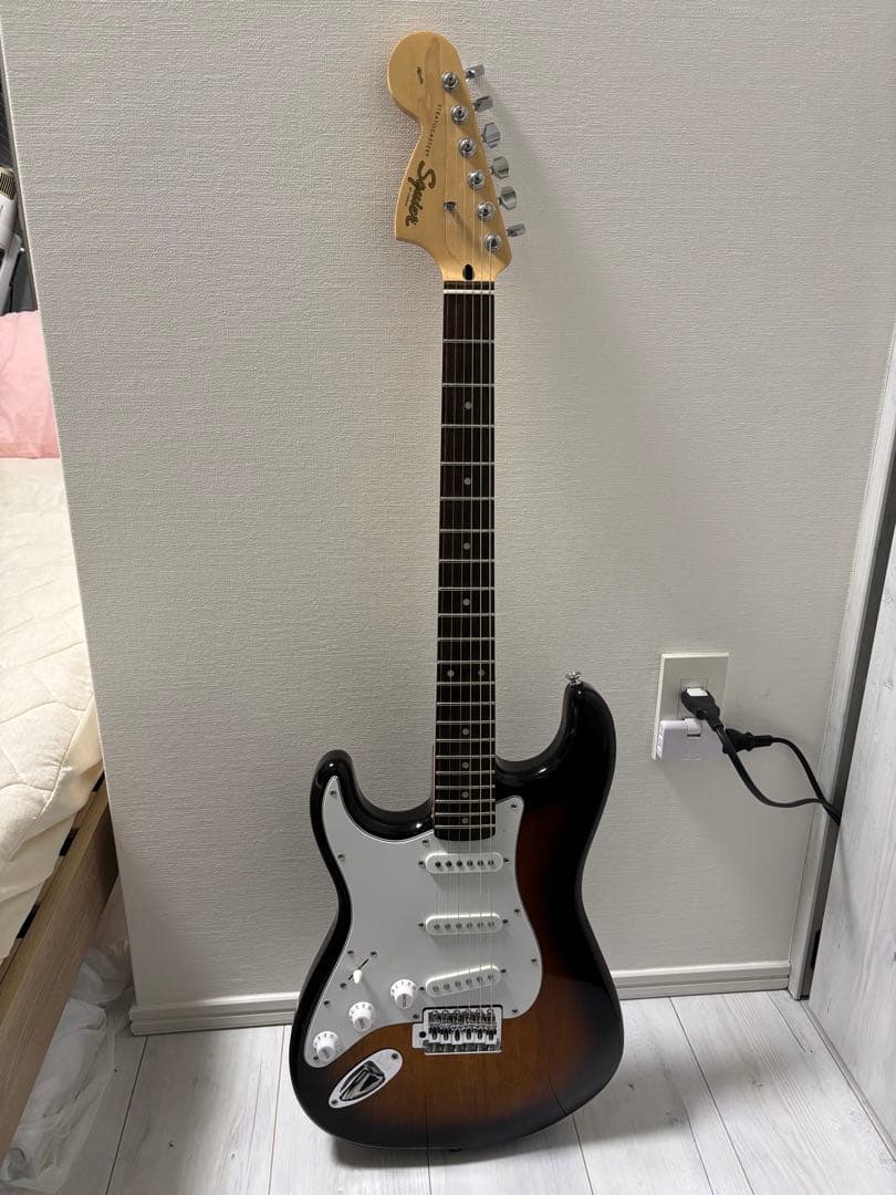 Squier レフティ Affinity ストラトキャスター サンバースト 左