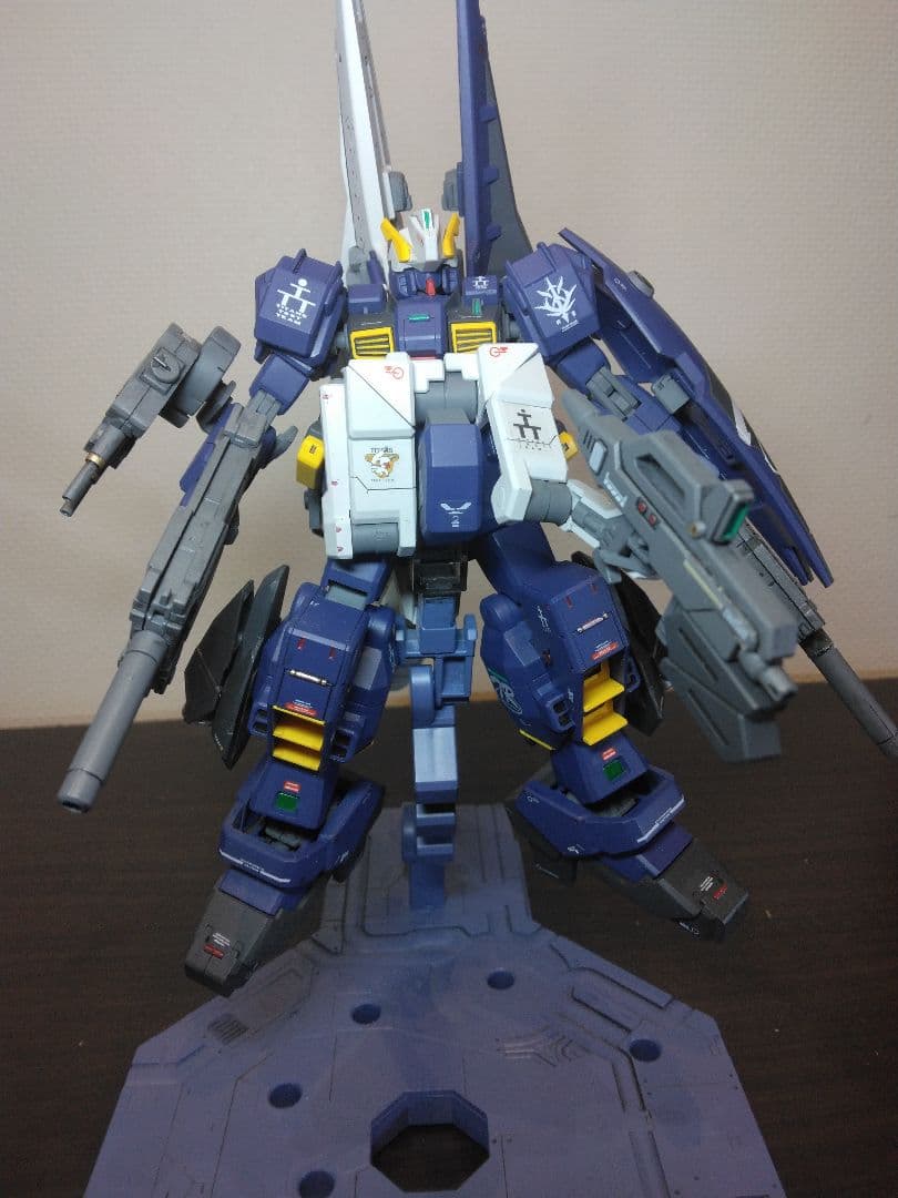 HG アドバンスド・ヘイズル　全塗装完成品　改造品　台座付　説明書付き