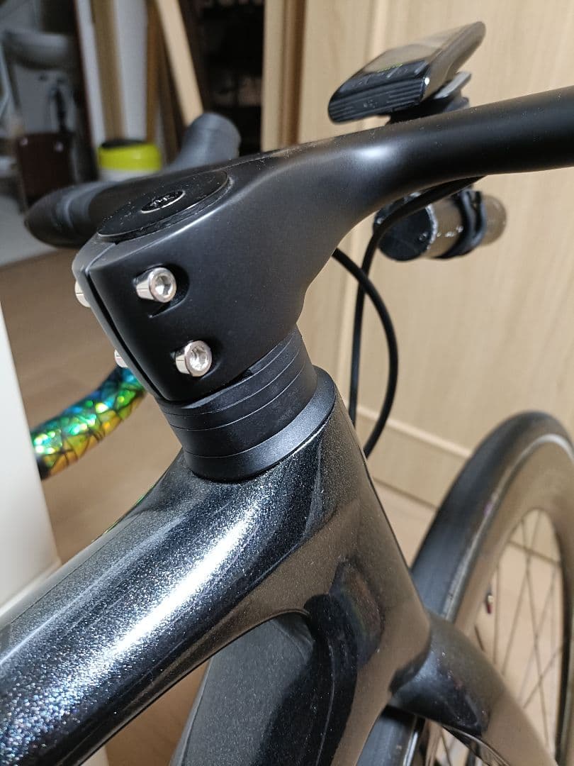 【新品】軽量カーボンハンドル　一体型　ジャイアントTCR用