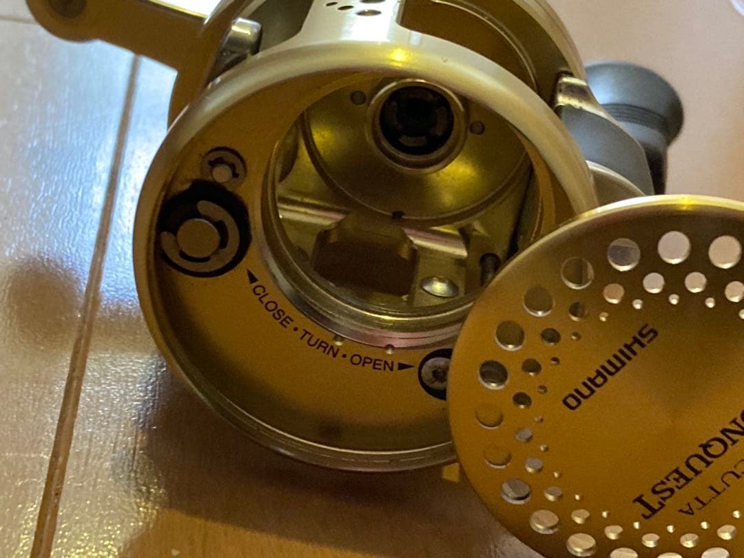 シマノ　カルカッタコンクエスト200F